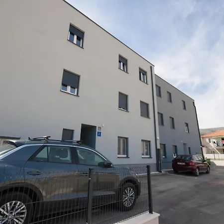 With A Parking Space - 22015 Trogir