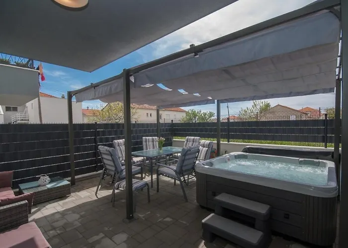 公寓 With Parking Space - 22015 特罗吉尔