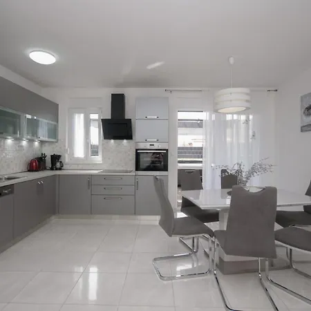 With Parking Space - 22015 Apartman *