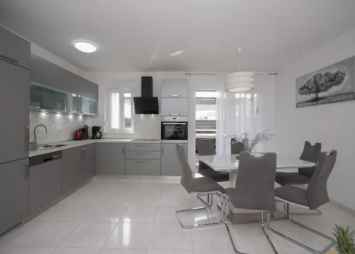 With Parking Space - 22015 Apartman *