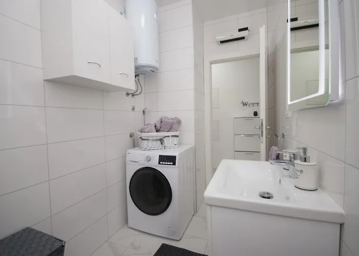 With Parking Space - 22015 Appartement Trogir